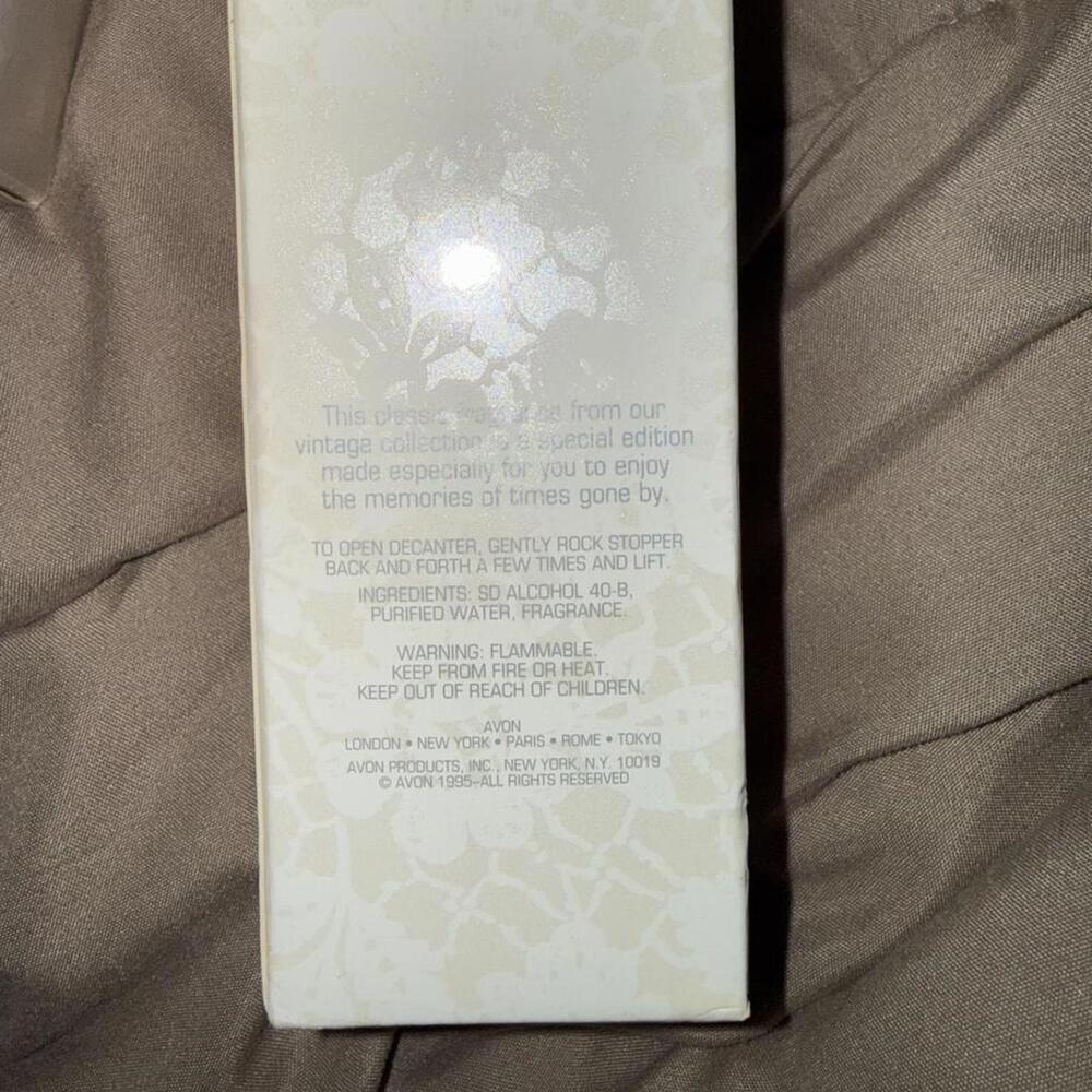 Vintage‎ Avon Charisma 1968 Cologne Spray Bottle w/ Box - Picture 3 of 3